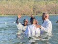 Pr. Israel Santos batiza 48 novos membros da Assembleia de Deus em Traipu