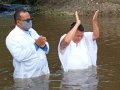 14 novos membros descem às águas batismais em Branquinha