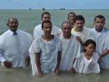 Assembleia de Deus em Maceió batiza cerca de duas mil pessoas no mar
