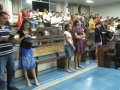 Sanfoneiro de Jesus toca o seu acordeão na igreja-sede