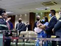 Pastor-presidente ministra sobre o candelabro símbolo da Aliança: o Menorá