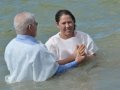 Assembleia de Deus em Maceió batiza cerca de duas mil pessoas no mar