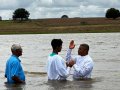 Pr. Adriano Carneiro batiza nove pessoas no distrito Lagoa Grande