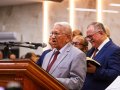 Pr. Edmagno Nunes ministra na Santa Ceia de outubro na igreja sede