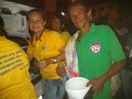 Irmãos da AD Parque das Árvores evangelizam durante a madrugada no Mercado da Produção