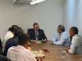 Pastor-presidente recebe exemplar do livro “História da Assembleia de Deus em Maragogi”