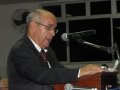 Sanfoneiro de Jesus toca o seu acordeão na igreja-sede