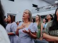 Irmãos de Maceió celebram culto de ano novo com louvor e gratidão