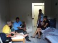 Jovens do Bom Parto visitam e levam donativos para o o Leal