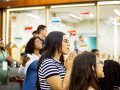 Jovens e adolescentes participam de estudos bíblicos no CONJOAAD 2026
