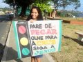 Em Chã de Bebedouro, igreja evangeliza com faixas no Dia Nacional de Missões