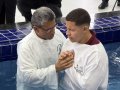 Assembleia de Deus em Maceió batiza 176 novos membros
