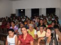 Jovens adoram a Deus em culto evangelístico na AD Traipu