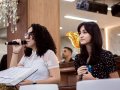 Jovens e adolescentes participam de estudos bíblicos no CONJOAAD 2025
