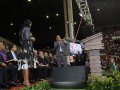 Milhares de evangélicos lotam o Ginásio do Sesi para assistir ao encerramento da Convenção Estadual