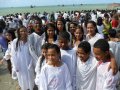 Assembleia de Deus em Maceió batiza cerca de duas mil pessoas no mar