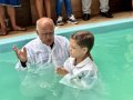 Pr. Pedro Idalino batiza 33 novos membros na Assembleia de Deus em Messias