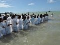 Assembleia de Deus em Maceió batiza cerca de duas mil pessoas no mar