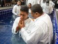 Assembleia de Deus em Maceió batiza 152 novos membros