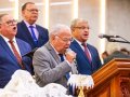 Pr. Edmagno Nunes ministra na Santa Ceia de outubro na igreja sede
