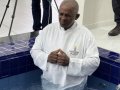 Assembleia de Deus em Maceió batiza 176 novos membros
