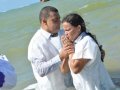 Assembleia de Deus em Maceió batiza cerca de duas mil pessoas no mar