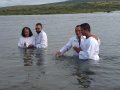 Pr. Gildo Severino batiza 34 novos membros da AD Pão de Açúcar