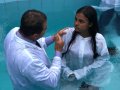 Pr. Gildo Severino batiza 22 novos membros da Assembleia de Deus em Lagoa da Canoa