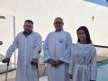 Pr. Glaydson Arthur celebra o batismo de dois novos membros na Espanha