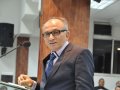 Eliezer Rosa canta em culto de doutrina no Farol com templo lotado