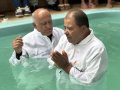 Pr. Pedro Idalino batiza 33 novos membros na Assembleia de Deus em Messias
