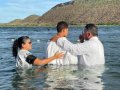 Pr. Israel Santos batiza 48 novos membros da Assembleia de Deus em Traipu