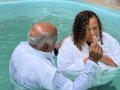 Pr. Pedro Idalino batiza 33 novos membros na Assembleia de Deus em Messias