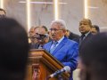 Pr. Alberto Olímpio ministra no culto de doutrina na igreja sede