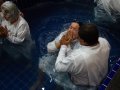 Assembleia de Deus em Maceió batiza 152 novos membros