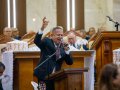 Pr. Edi Vinagre foi o preletor da Santa Ceia de maio na igreja sede