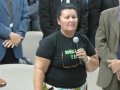 Sanfoneiro de Jesus toca o seu acordeão na igreja-sede