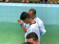 Pr. Manoel Filho batiza 32 novos membros da AD em Colônia Leopoldina