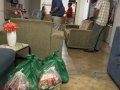Pastor-presidente entrega cestas básicas a famílias afetadas pela crise