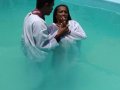 Pr. Hélio Martins batiza 09 novos membros da Assembleia de Deus em Flexeiras
