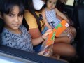 Drive-thru da saudade reúne cerca de 60 crianças no estacionamento da AD Farol
