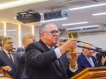 Pastor Manoel Costa (MA) ministra a palavra de Deus no culto de Santa Ceia