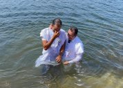 Missionário Robson Souza celebra mais um batismo em Portugal
