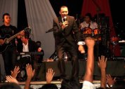 DVD ao vivo de Eliaquim de Assis traz testemunho do cantor