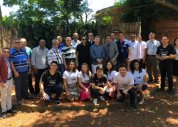 Comitiva da CGADB visita base missionária no Paraguai